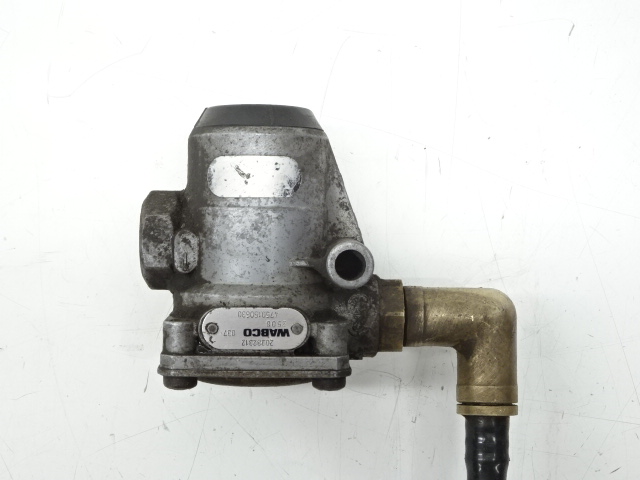 Pressure limiting valve